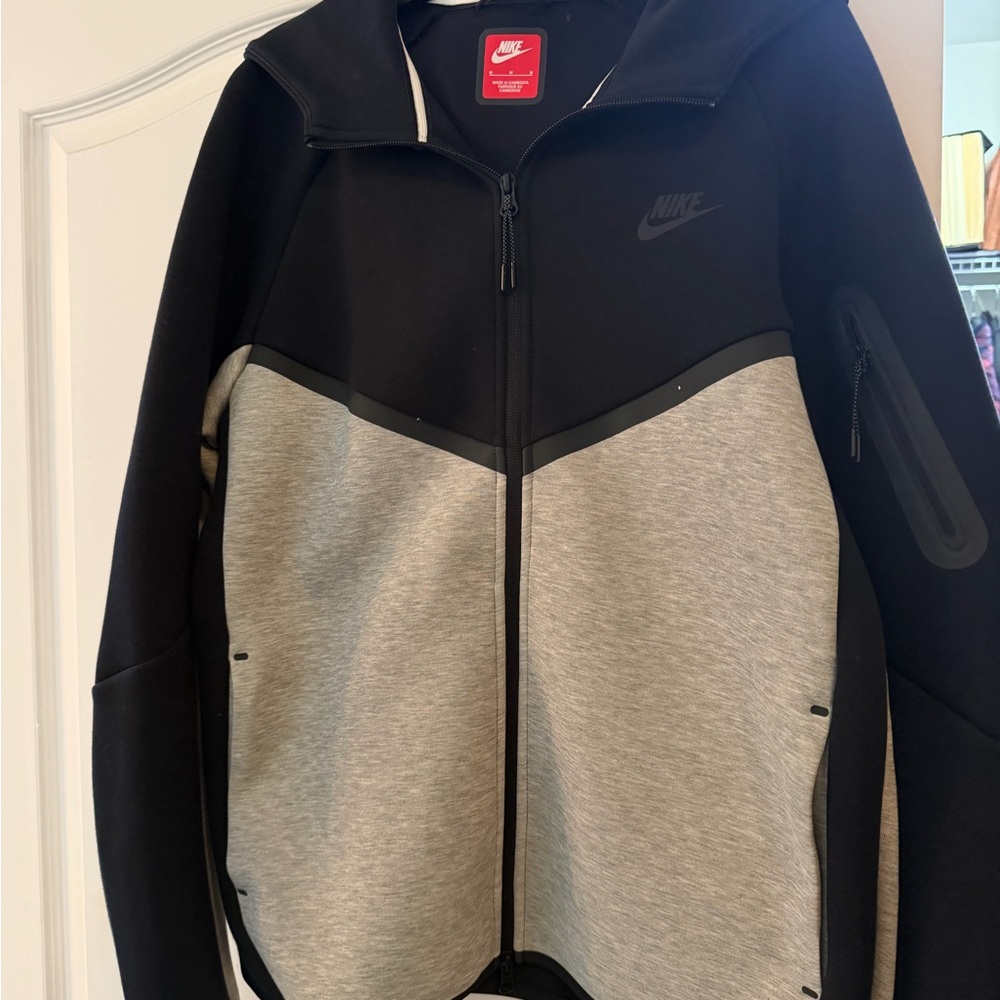 Nike Tech Men's Size M